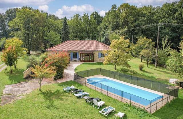 4 bedroom house with swimming pool in Dordogne, Périgord Noir