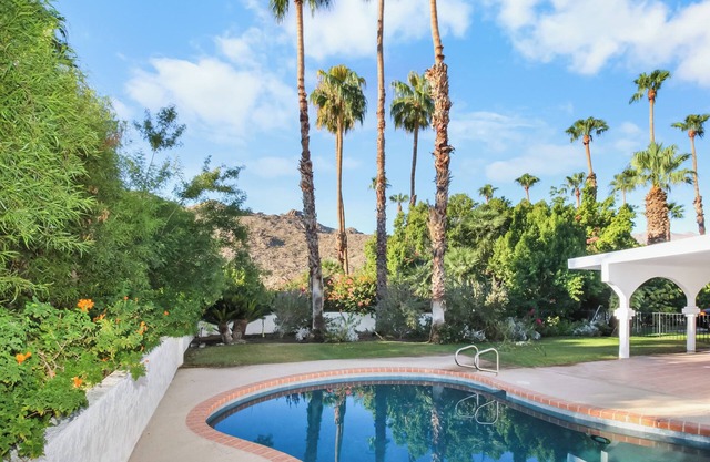 4-Bedroom Luxury Home in Superb Palm Desert