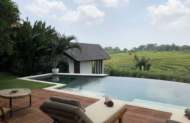 4 Bedrooms with Rice Field and Sunset View in Canggu