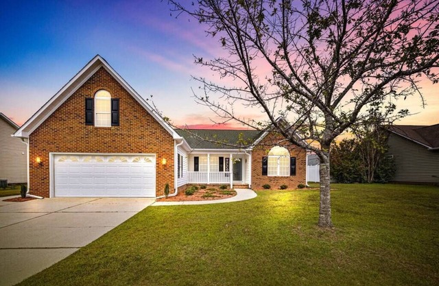 4 BR Home 5 mins to DT Game Room 5 Stars