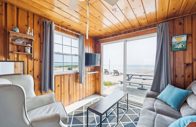 #4 | Cozy Classic Close to Beach