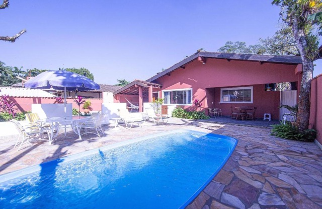 4 dorm com piscina a 350 m de Camburizinho
