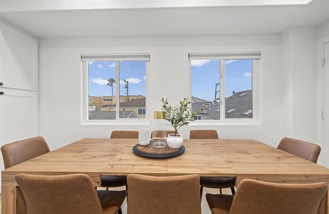 4 Houses from the Beach Free Parking & EV Charger