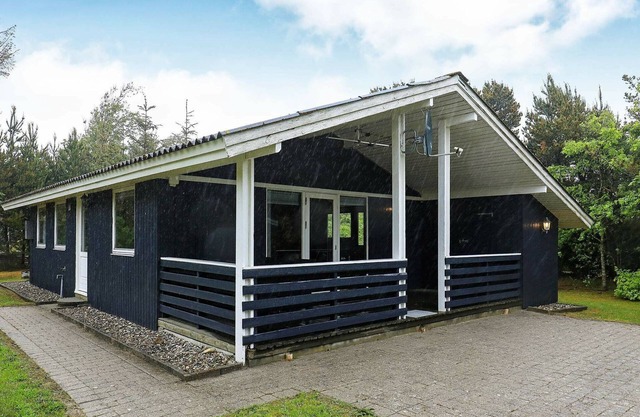 4 person holiday home in Ulfborg-By Traum