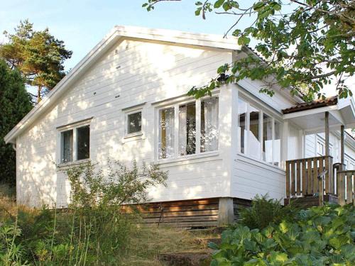 4 person holiday home in UDDEVALLA-By Traum