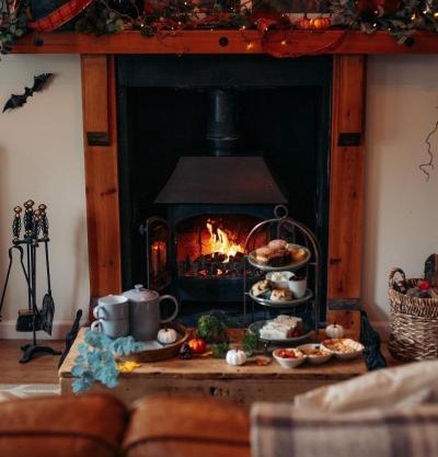 4 Scenic Stone Cottage with BBQ Hut & Garden in Brecon Beacons National park