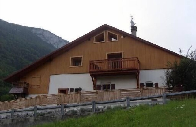 4-star apartment in Thones for 6 persons + 2 on request