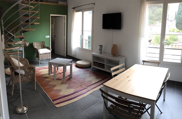40m2 duplex, sleeps 4 in the heart of the village on the island of Porquerolles