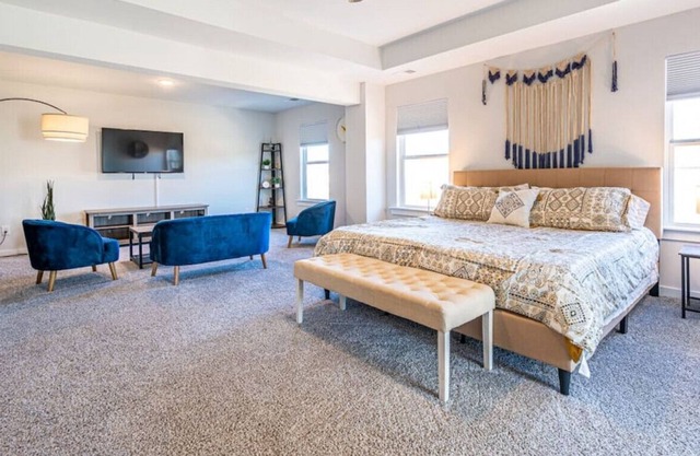 4201 Textile Ln VALOR Cal · 3500 Sq Feet / 5 Bed 4 Bath / King Bed Home!