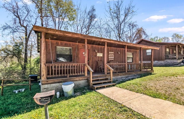 #43 Pinewoods Cabin: Lancaster & Co