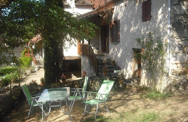 46G1624 - BRENGUES - Cottage