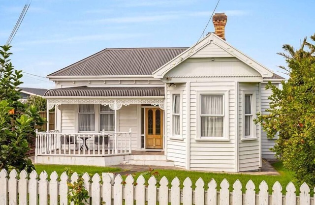 4Bed Spacious Villa in Chatswood