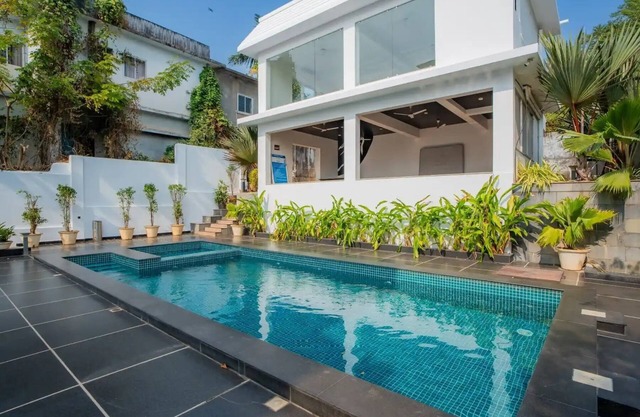 4BHK Pvt Pool Apt Candolim Luxfort