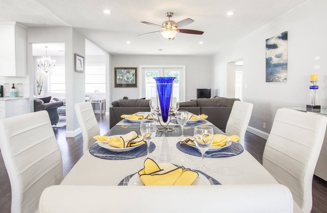 4BR - 2BA Modern Home w Private POOL - BBQ-FLL-MIAMI