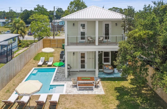 4BR 3.5BA Oasis with Luxury Private Pool