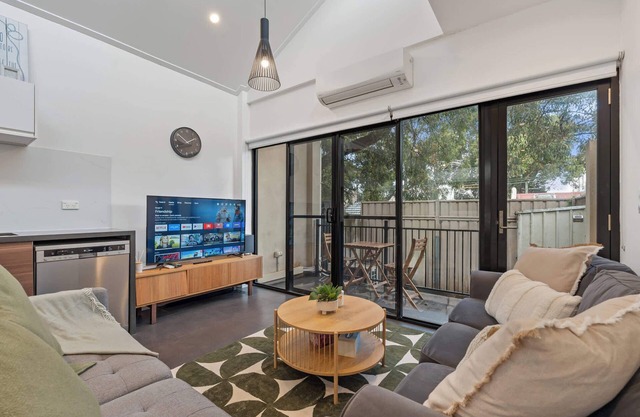 4BR Townhouse Villa Terrific 9Mins Walk Darling Harbour