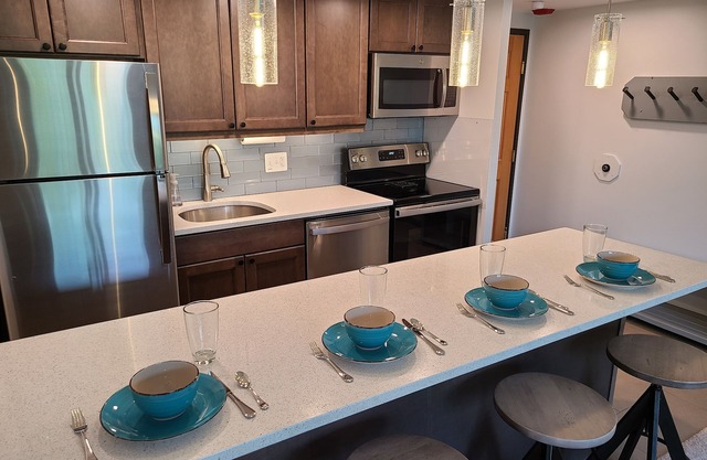 4th Floor, Spectacular Views, Ski-in/Ski-out, Newly Remodeled, Walk to Town