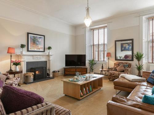 5 Bed in Melrose 79418