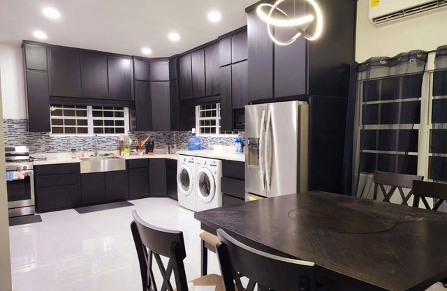 5 Bed Villa Sleeps 10 with Jacuzzi