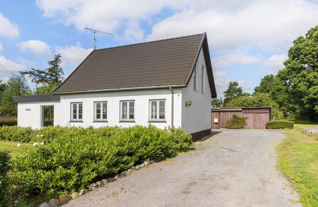 5 bedroom gorgeous home in østermarie