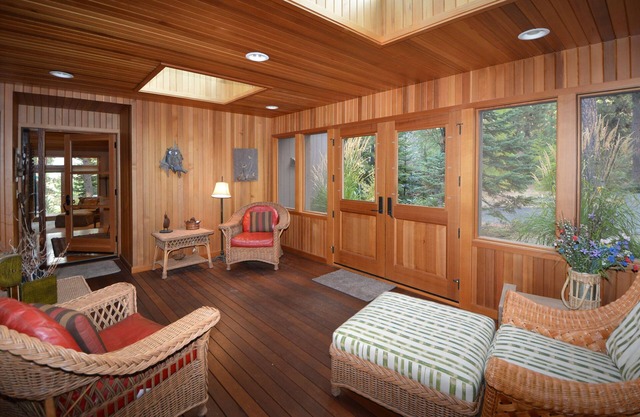5 bedroom home, 2 King Beds-true Black Butte Ranch feel!