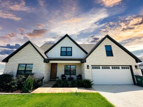 5 bedroom house near COTA, AUS