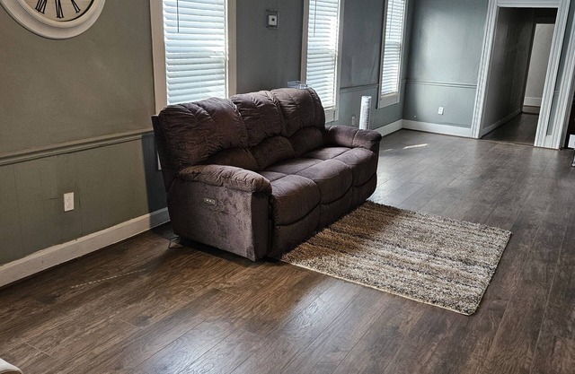 5 bedroom loft in Heart of Cleveland nModern Comfort Meets Urban Conveniencen