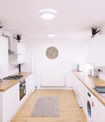 5 bedroom property