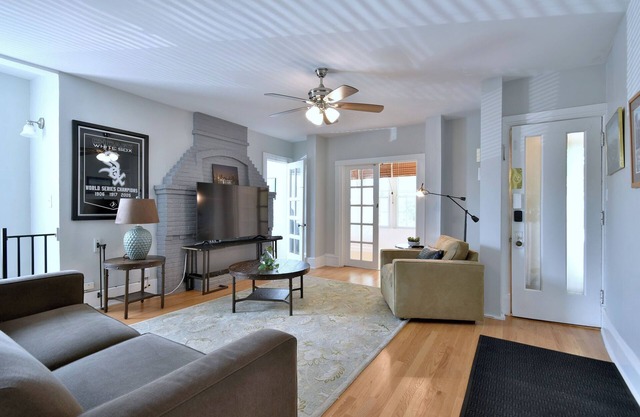 5 bedroom with 5 beds and 2 bathrooms