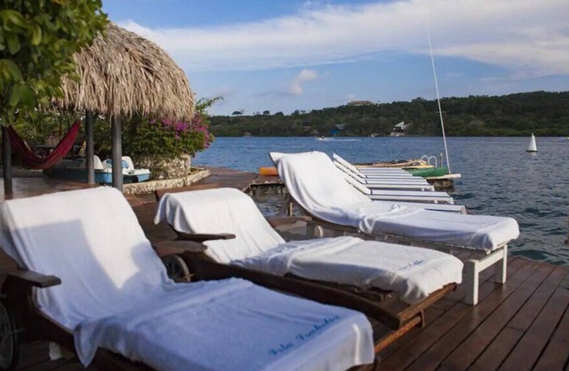 5 Bedrooms Private Island with 360° Views and Full Staff