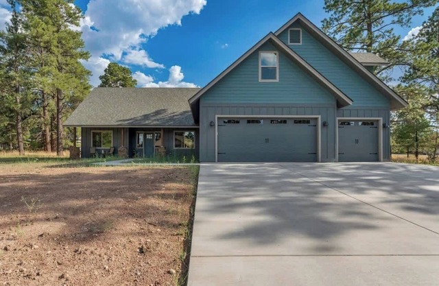 5-BR Mountain Home & Studio w/Hot Tub + Golf