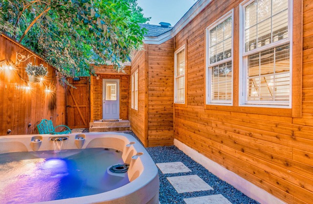 5 ★ Downtown Group Bungalow - Near UT★