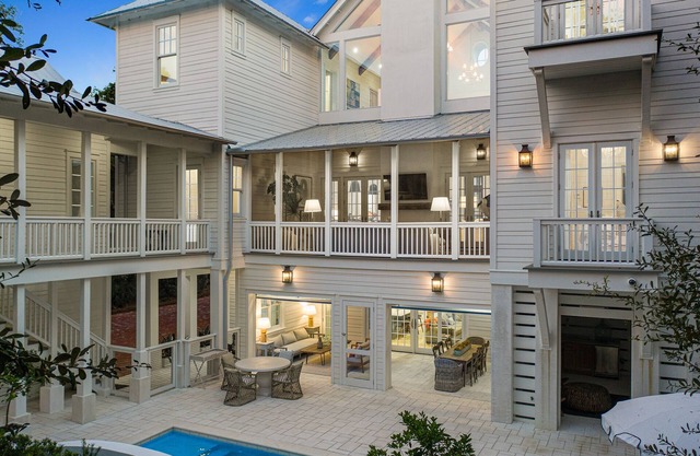 5⭐️ home w/CARR HOUSE!PVT POOL!DUNE BUGGY!6 Seater GOLF CART!5 min walk 2 beach!