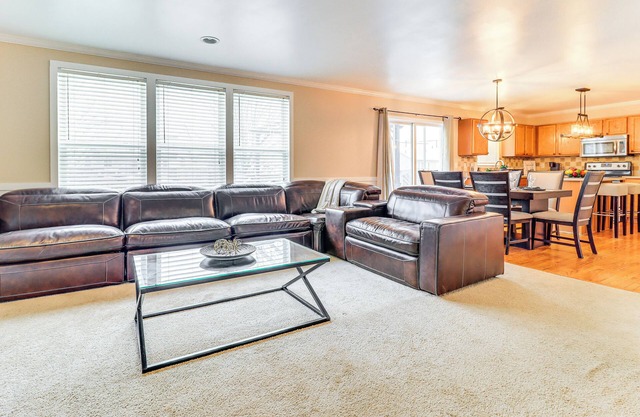 5 Mi to EMU: Home w/Seasonal Pool Access