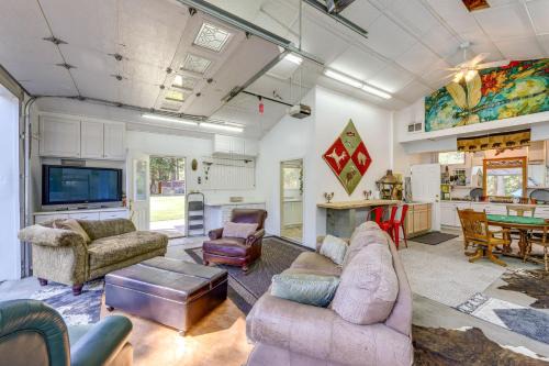 5 Mi to Logan State Park Studio with Outdoor Space!