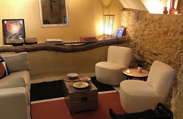 5 min from Uzes Logement de charme with jacuzzi in its beautiful courtyard.