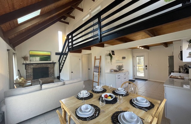 5 min walk to ski lifts & lodge! 25% off ski lifts & tubing! 1 hr from Legoland