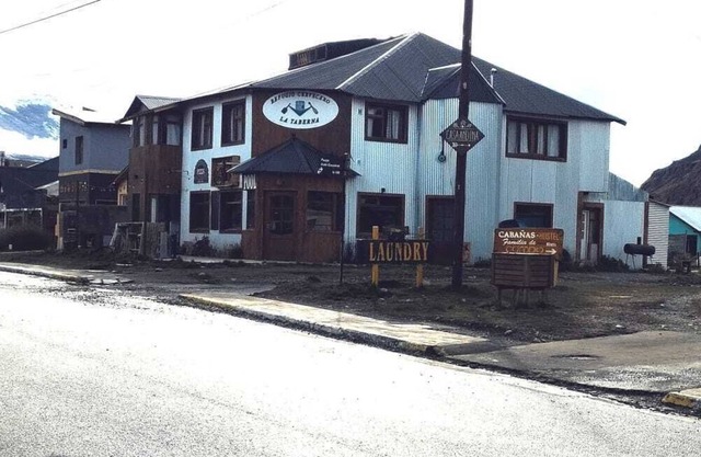 5 minutes walking to entrance of Fitz Roy Inn trail! Near differents trails