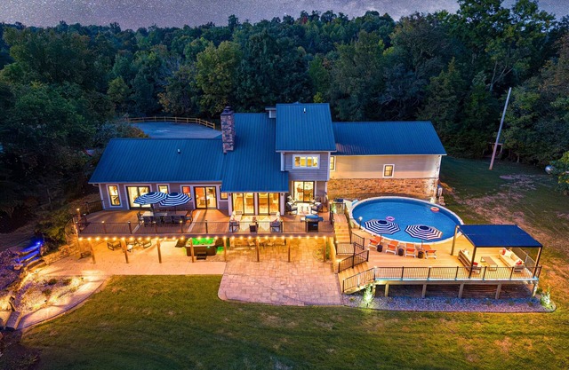 5 star amenities~3 miles to Bardstown~SpkEZ*HotTub