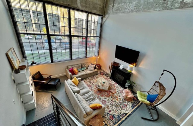 5105 peters · Swanky Loft Near Kings Island, Brewery, Bike Trail