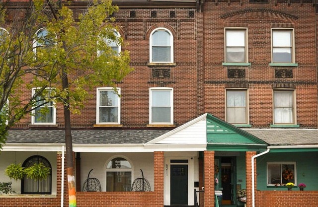 5211 Penn Ave - Bloomfield