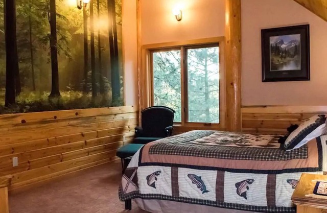 550 sq. ft. private suite on the upper floor of an amazing modern log home.