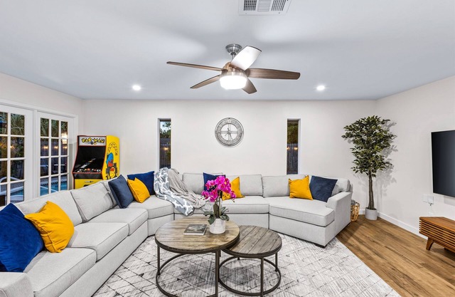 5Bed 3Bath 16 ppl, Pool! NRG/MedCtr