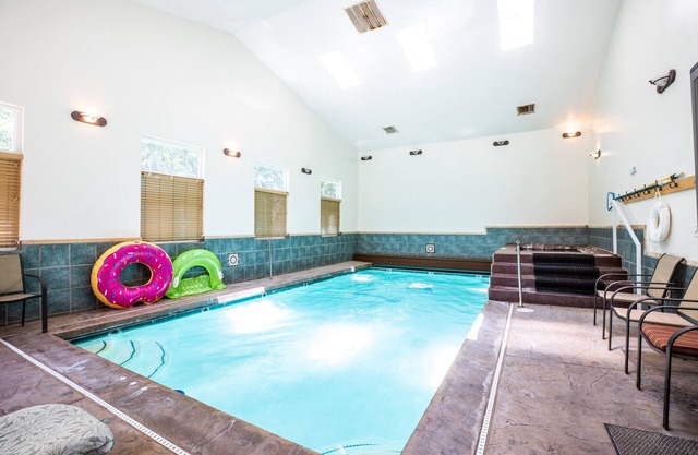 5br/3ba/2 kitchen Home + Private Pool & Hottub Just 8 Miles From Snowbird & Alta