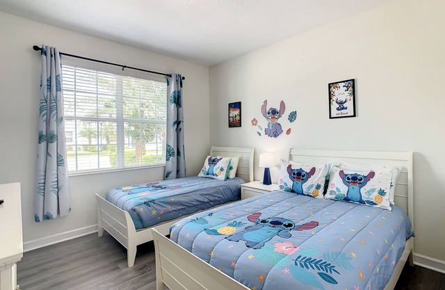 🏝️ 5BR/5BA Home w/Private Pool & Spa, Themed Kids’ Rooms & Resort Fun | Storey Lake Near Disney