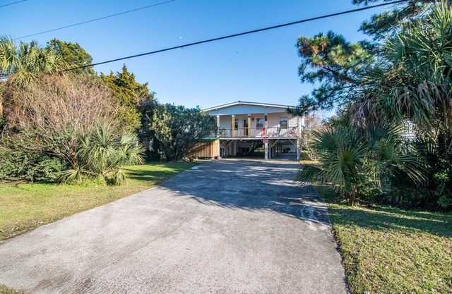 5BR Scenic View 3 Minutes to the Beach