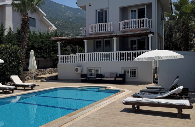 6-bedroom villa in beautiful Ölüdeniz with WiFi, AC