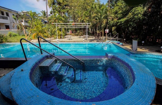 6 BHK Villa with 2 Pool Close to beaches & Clubs