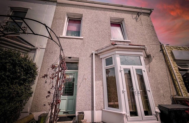 6 Guests-free Public Parking-5 Min to Beach