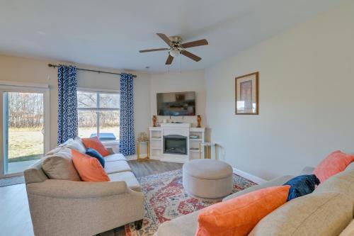 6 Mi to PNC Music Pavilion Concord Townhome
